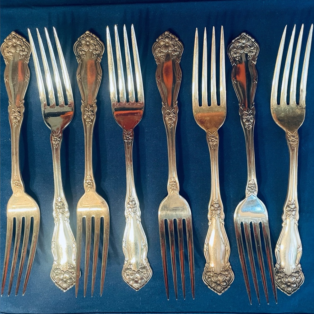 Eight Arbutus Dinner Forks - Picture 1 of 6
